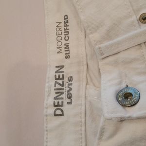 Levis Denizen modern slim cuffed off white lightly distressed jean, size 4/27